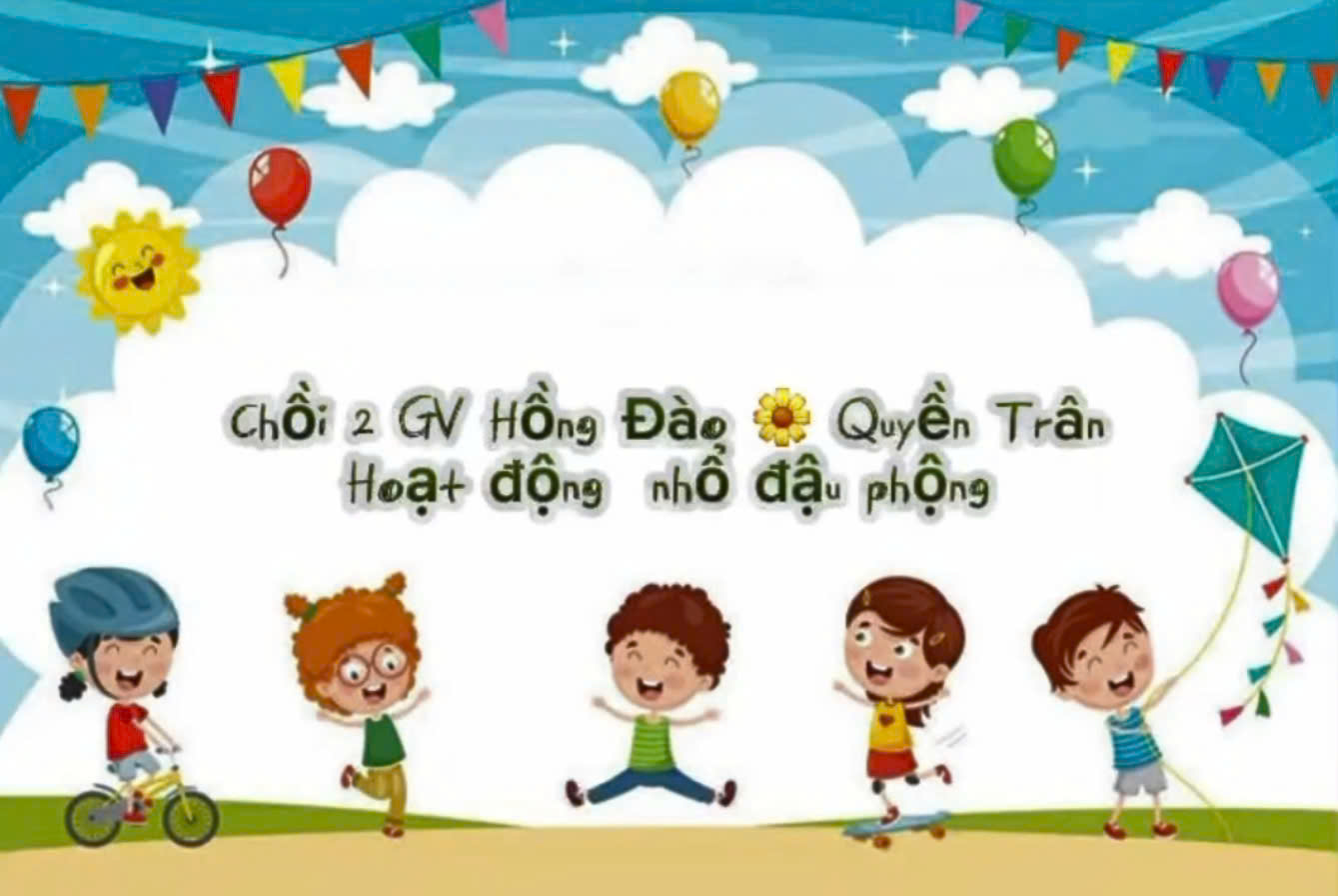 Bé nhổ đậu phộng